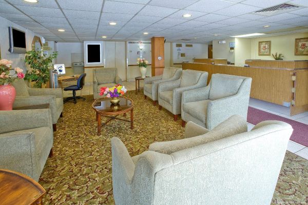 Broadview Inn and Suites (Galesburg)